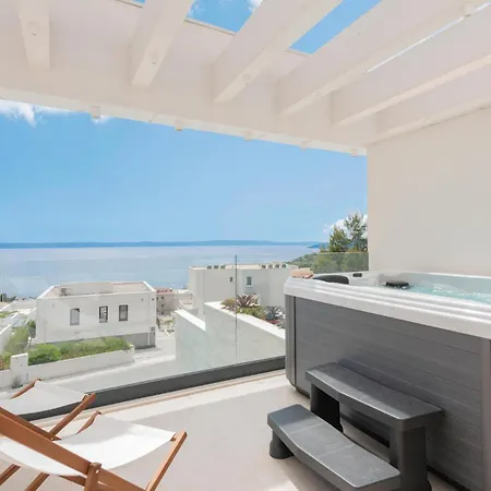 In With Heated Swimming Pool Hébergement de vacances Makarska