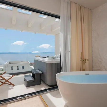 In With Heated Swimming Pool * Makarska