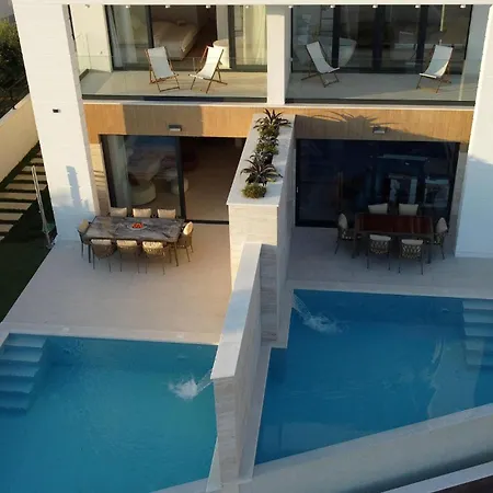 In With Heated Swimming Pool Hébergement de vacances Makarska