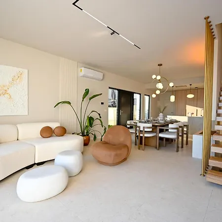 Hébergement de vacances In With Heated Swimming Pool