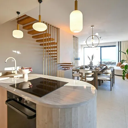Hébergement de vacances In With Heated Swimming Pool *